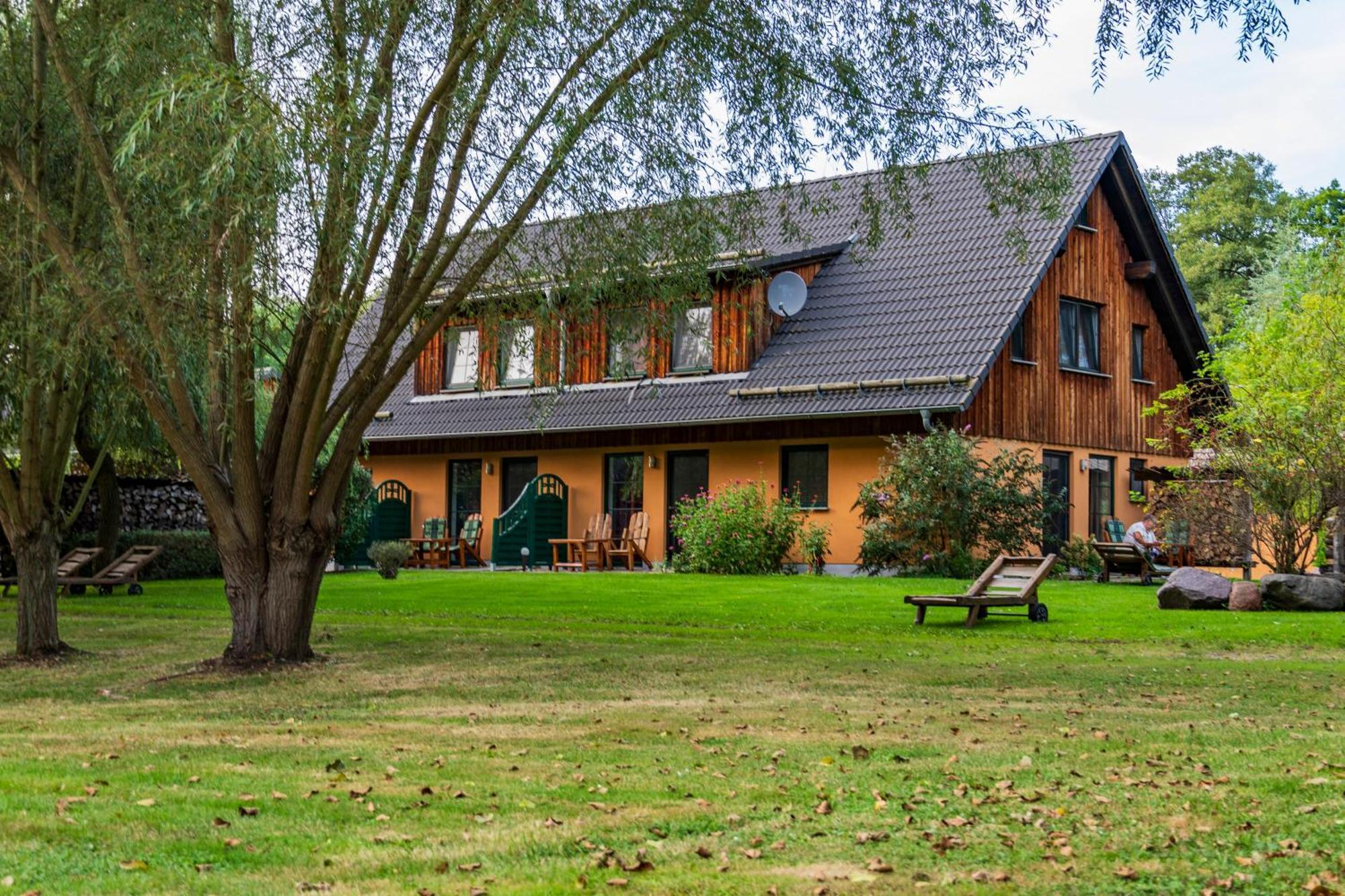 Gasthaus & Pension Am Kurfuerstendamm Burg  Bagian luar foto
