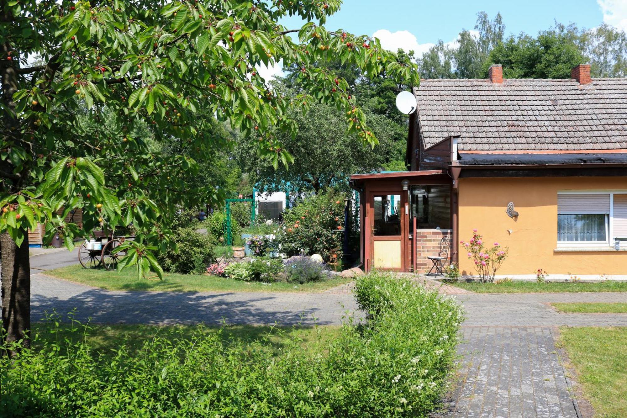 Gasthaus & Pension Am Kurfuerstendamm Burg  Bagian luar foto