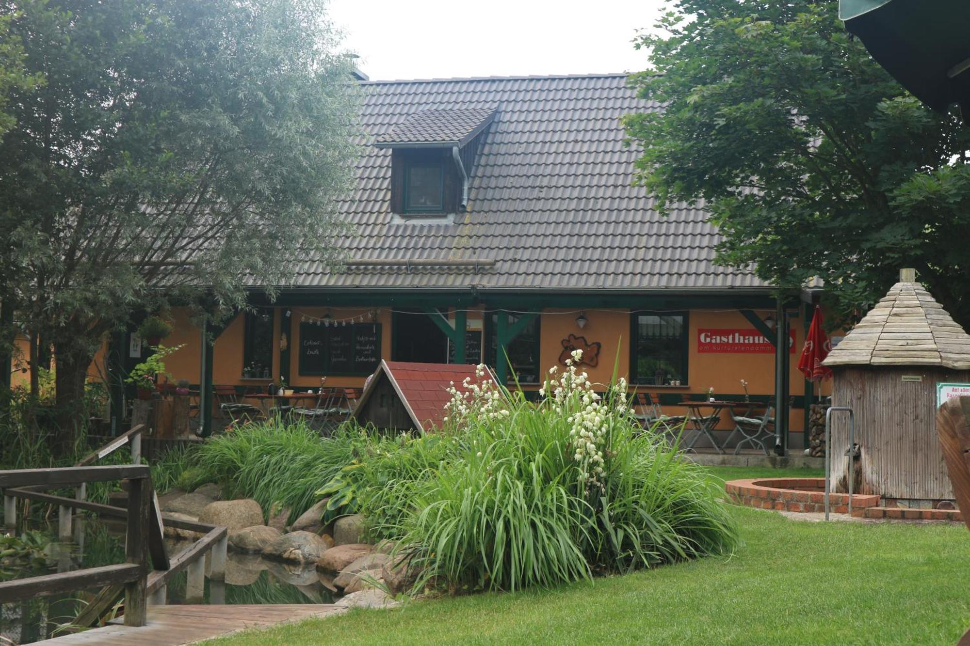 Gasthaus & Pension Am Kurfuerstendamm Burg  Bagian luar foto